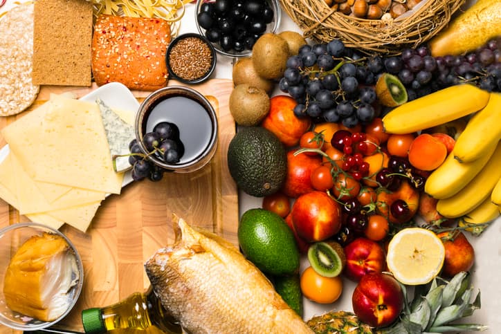 How to Build a Snack That Keeps You Full for Hours