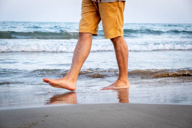 How Barefoot Walking Improves Brain Communication